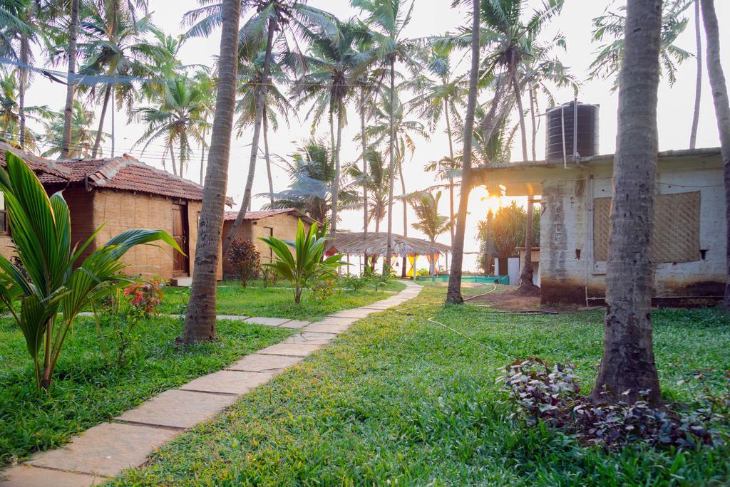 Sunway Cottages Мандрем Экстерьер фото